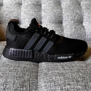 Mens Adidas Sz. 8.5